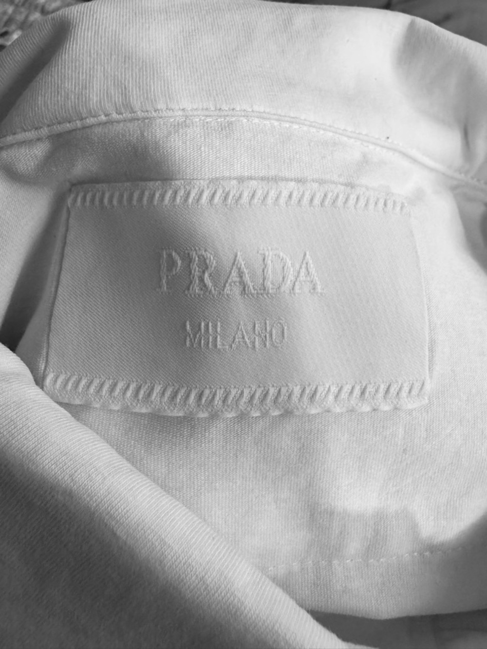 Prada White Short-Sleeve Polo with Chest Pocket and Logo Patch - Picture 4 of 5